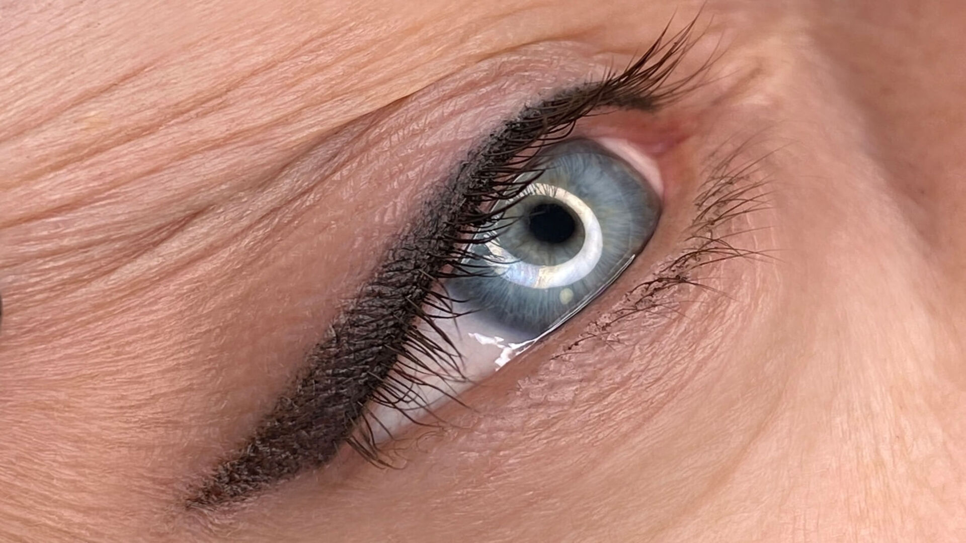 Стрілка з розтушовкою - 2000 грн Стрілка з розтушовкою - 2000 грн